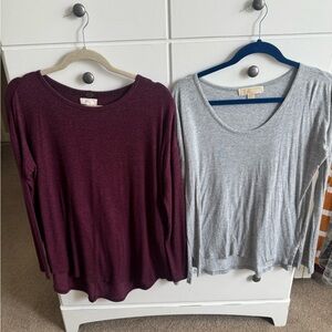 women’s size medium top bundle
Grey top is Michael kors. Maroon top is Cupio.